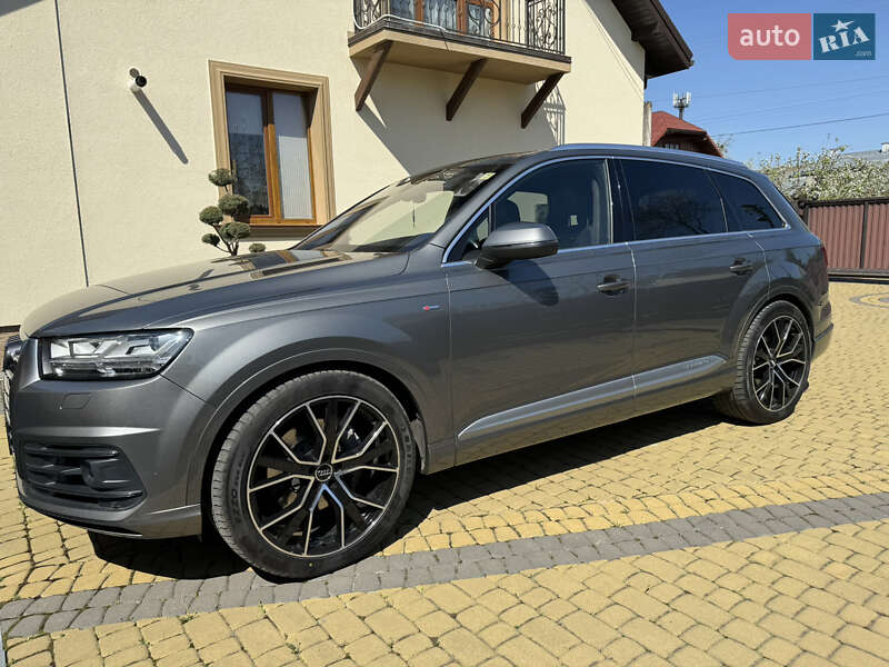 Внедорожник / Кроссовер Audi Q7 2015 в Стрые
