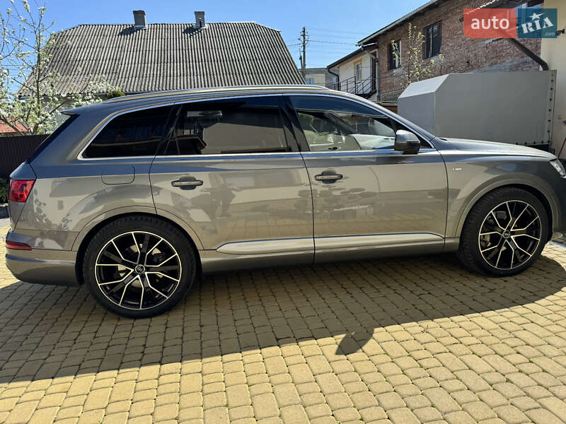 Внедорожник / Кроссовер Audi Q7 2015 в Стрые