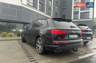 Внедорожник / Кроссовер Audi Q7 2019 в 