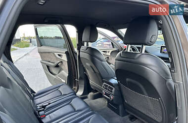 Позашляховик / Кросовер Audi Q7 2016 в 