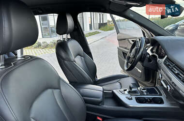 Позашляховик / Кросовер Audi Q7 2016 в 