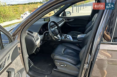 Позашляховик / Кросовер Audi Q7 2016 в 