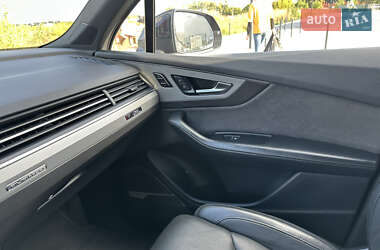 Позашляховик / Кросовер Audi Q7 2016 в 