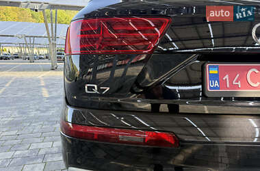Внедорожник / Кроссовер Audi Q7 2017 в 