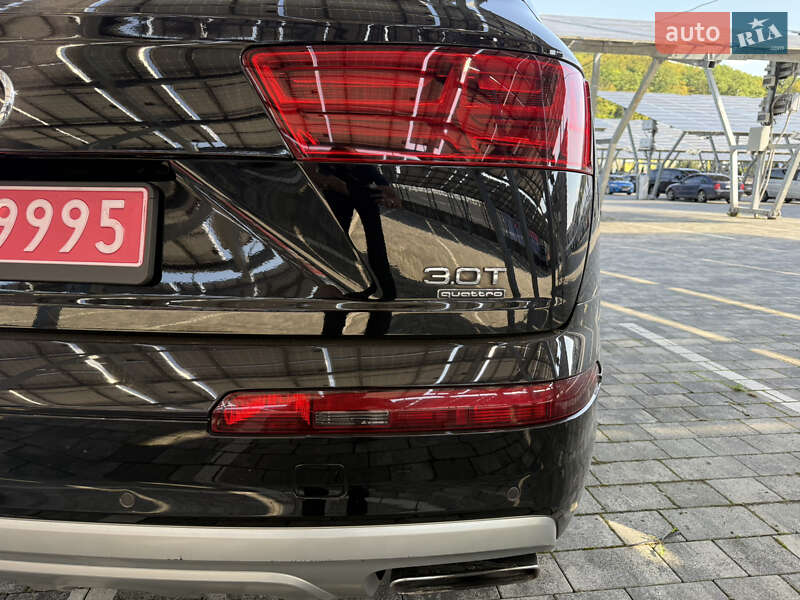 Позашляховик / Кросовер Audi Q7 2017 в Львові