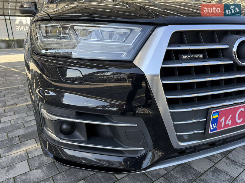 Позашляховик / Кросовер Audi Q7 2017 в Львові