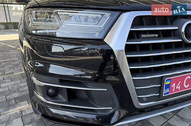 Внедорожник / Кроссовер Audi Q7 2017 в 