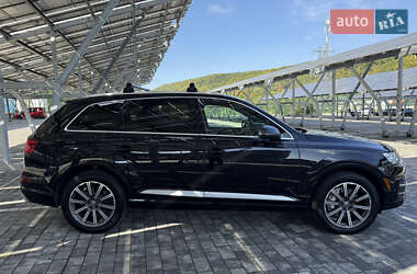 Внедорожник / Кроссовер Audi Q7 2017 в 