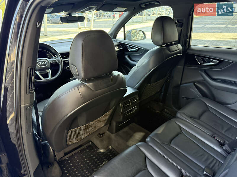 Позашляховик / Кросовер Audi Q7 2017 в Львові
