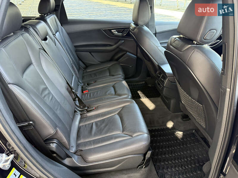 Позашляховик / Кросовер Audi Q7 2017 в Львові