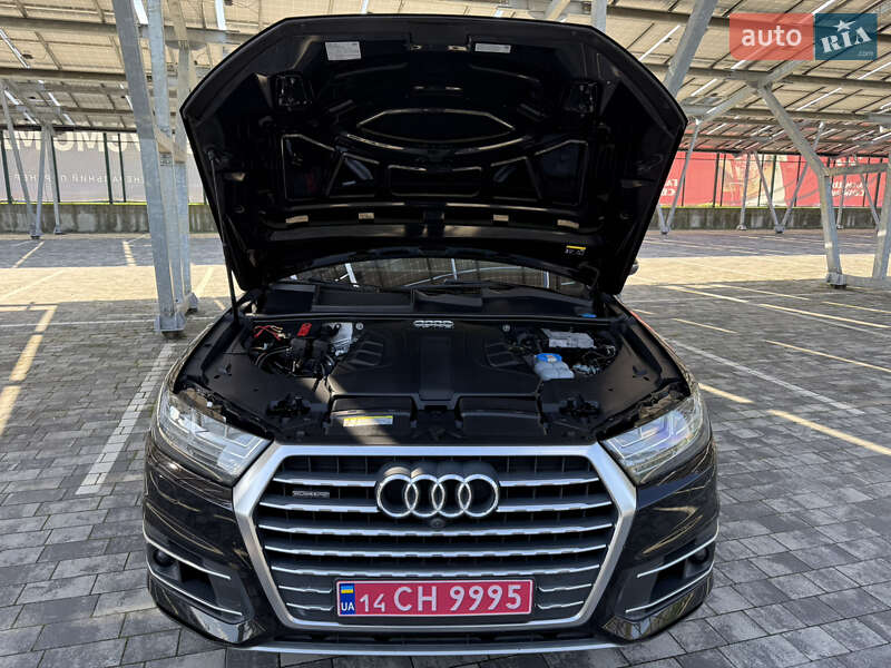 Позашляховик / Кросовер Audi Q7 2017 в Львові