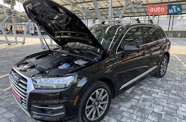 Внедорожник / Кроссовер Audi Q7 2017 в 