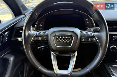 Внедорожник / Кроссовер Audi Q7 2017 в 