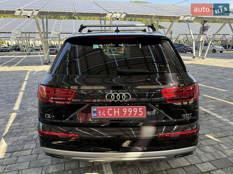 Позашляховик / Кросовер Audi Q7 2017 в Львові