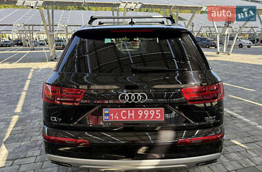 Внедорожник / Кроссовер Audi Q7 2017 в 