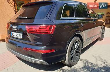Внедорожник / Кроссовер Audi Q7 2016 в 