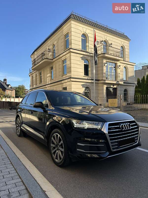 Позашляховик / Кросовер Audi Q7 2018 в Києві