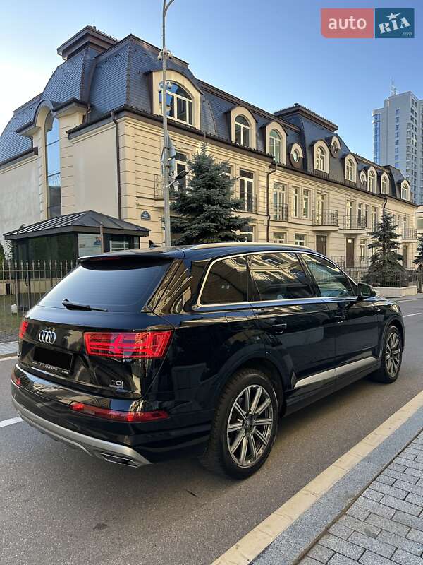 Позашляховик / Кросовер Audi Q7 2018 в Києві