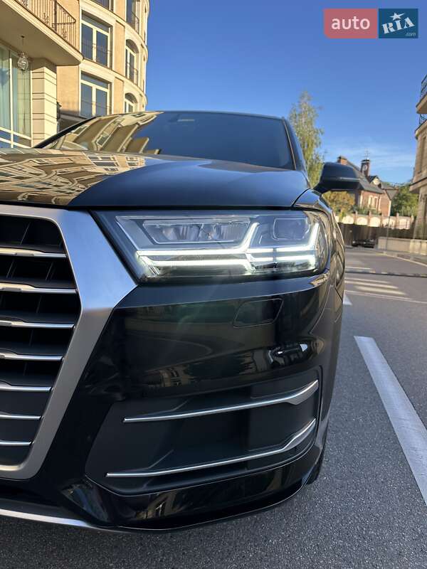 Позашляховик / Кросовер Audi Q7 2018 в Києві