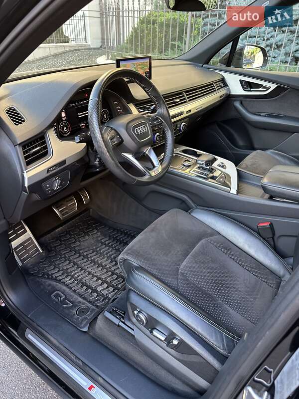 Позашляховик / Кросовер Audi Q7 2018 в Києві