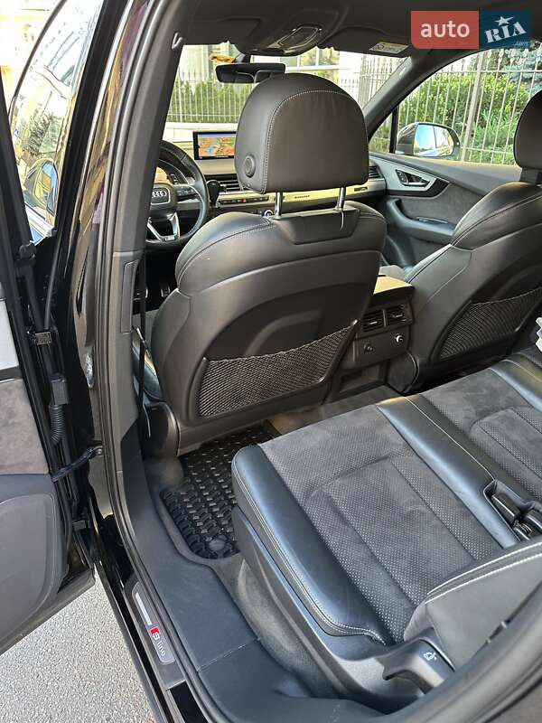 Позашляховик / Кросовер Audi Q7 2018 в Києві