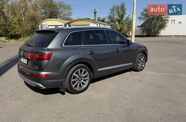 Внедорожник / Кроссовер Audi Q7 2016 в 