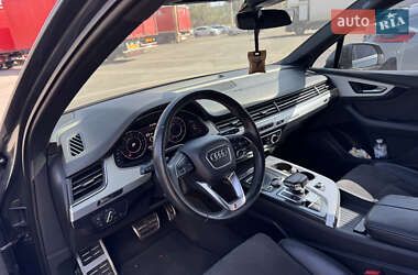 Внедорожник / Кроссовер Audi Q7 2016 в 