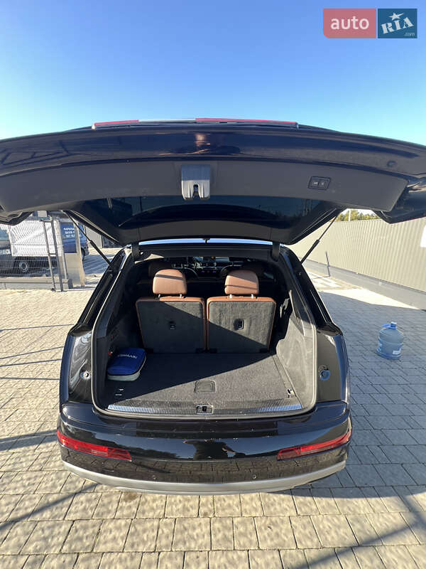 Позашляховик / Кросовер Audi Q7 2017 в Городку