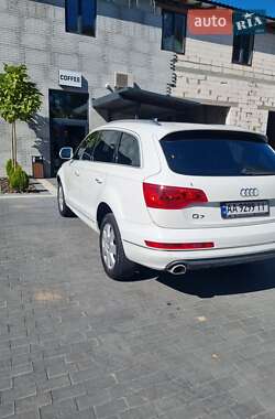 Позашляховик / Кросовер Audi Q7 2013 в  фото 33 Позашляховик / Кросовер Audi Q7 2013 в
