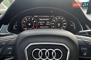 Позашляховик / Кросовер Audi Q7 2018 в 