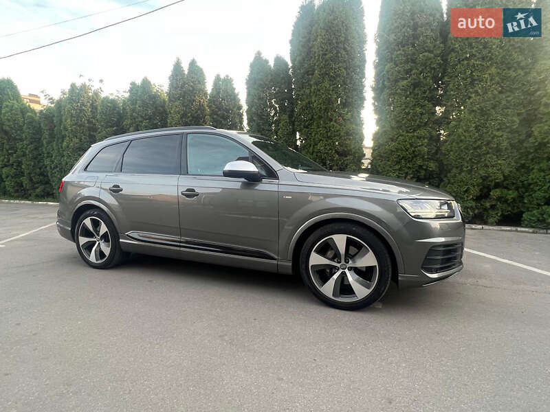 Позашляховик / Кросовер Audi Q7 2015 в Тернополі