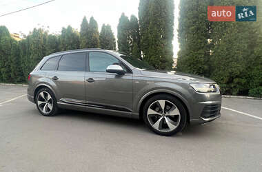 Внедорожник / Кроссовер Audi Q7 2015 в 