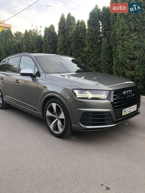Позашляховик / Кросовер Audi Q7 2015 в Тернополі