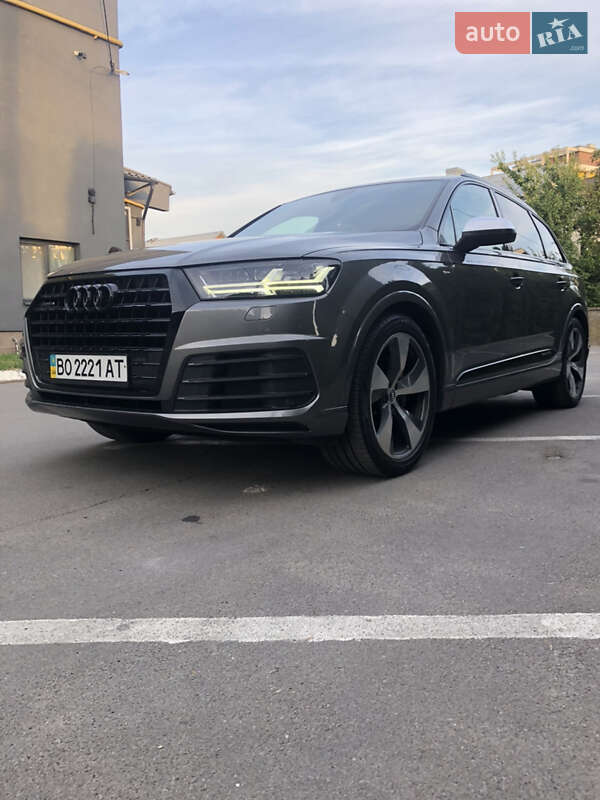 Позашляховик / Кросовер Audi Q7 2015 в Тернополі