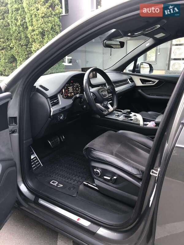 Позашляховик / Кросовер Audi Q7 2015 в Тернополі