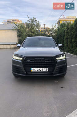 Внедорожник / Кроссовер Audi Q7 2015 в 