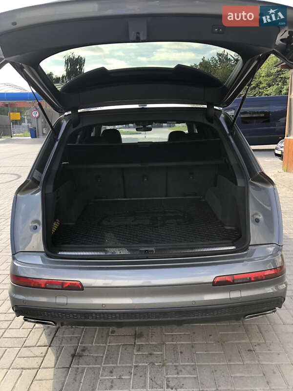 Позашляховик / Кросовер Audi Q7 2015 в Тернополі