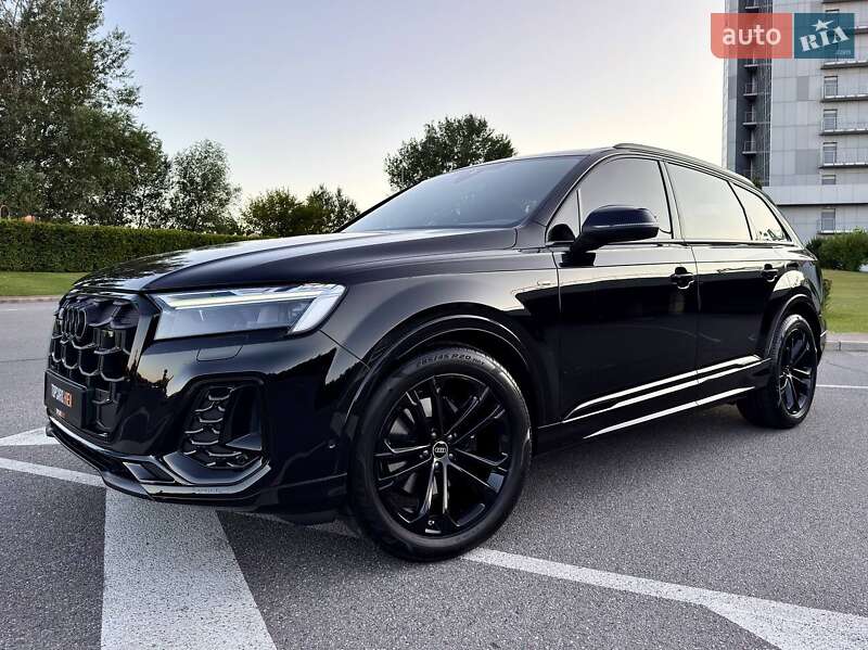 Внедорожник / Кроссовер Audi Q7 2025 в Киеве