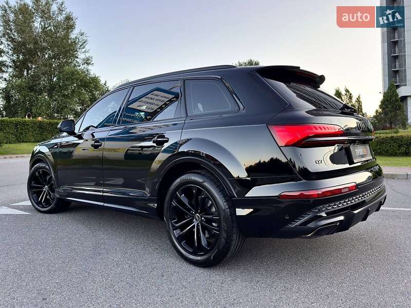 Внедорожник / Кроссовер Audi Q7 2025 в Киеве