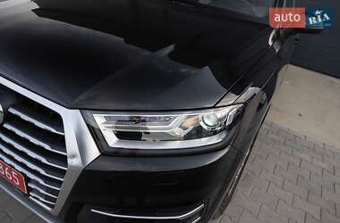 Внедорожник / Кроссовер Audi Q7 2016 в 