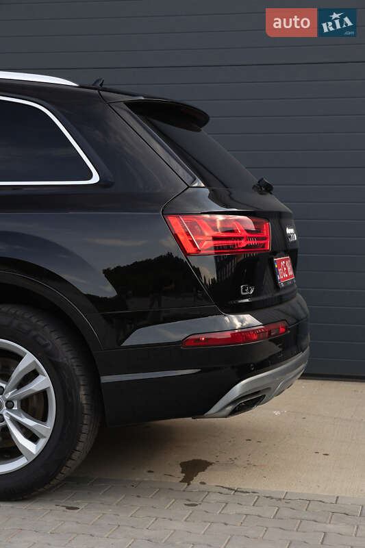 Внедорожник / Кроссовер Audi Q7 2016 в Дубно