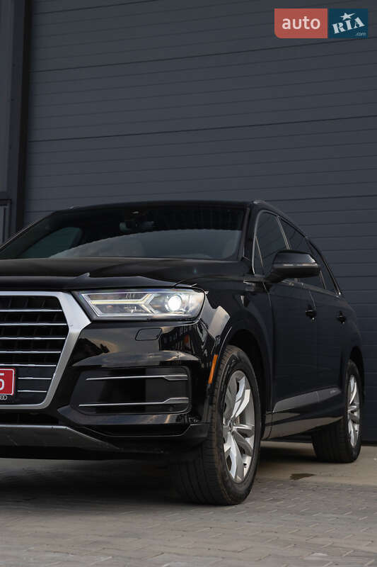 Внедорожник / Кроссовер Audi Q7 2016 в Дубно
