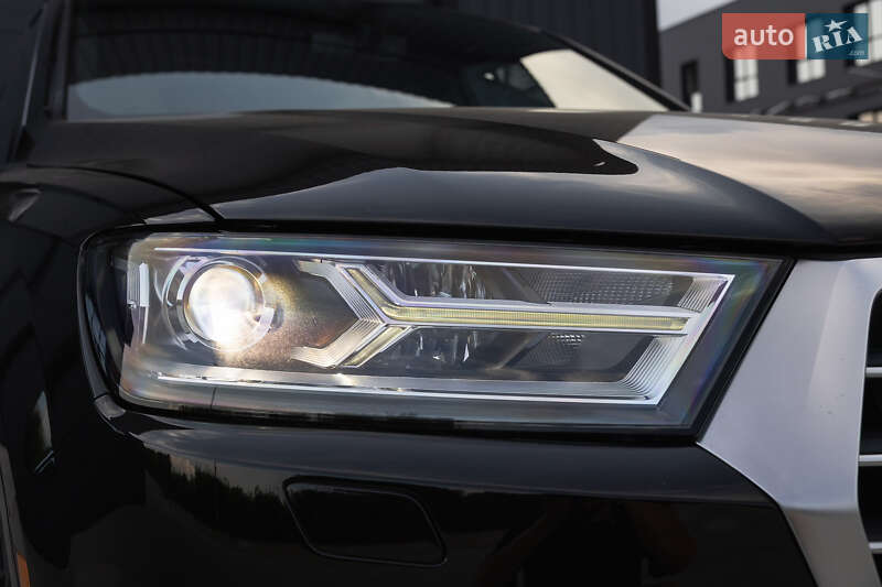 Внедорожник / Кроссовер Audi Q7 2016 в Дубно