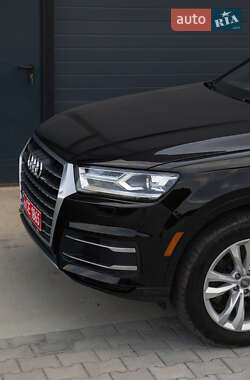 Внедорожник / Кроссовер Audi Q7 2016 в 