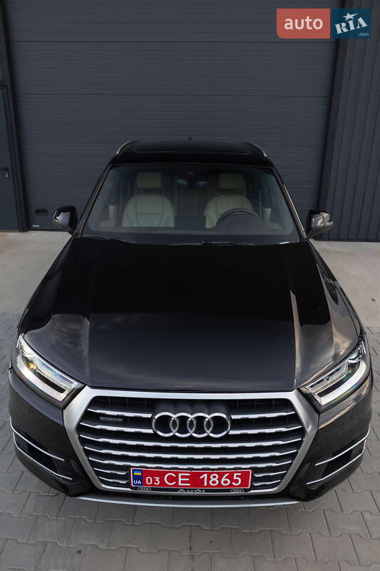 Внедорожник / Кроссовер Audi Q7 2016 в Дубно
