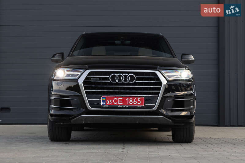 Внедорожник / Кроссовер Audi Q7 2016 в Дубно