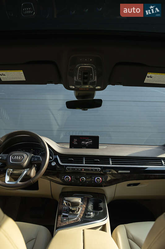 Внедорожник / Кроссовер Audi Q7 2016 в Дубно