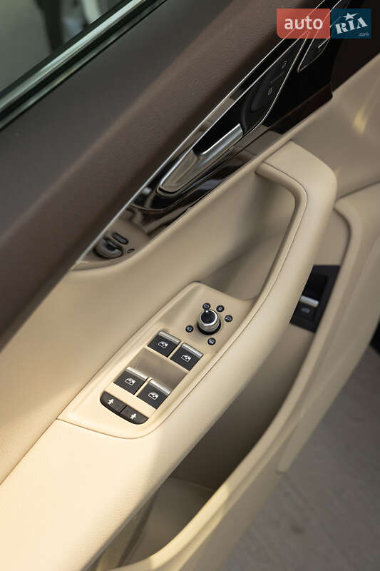 Внедорожник / Кроссовер Audi Q7 2016 в Дубно