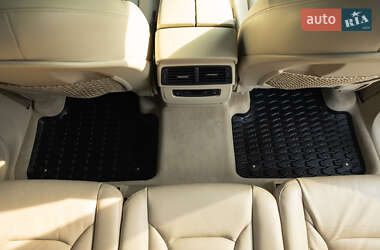 Внедорожник / Кроссовер Audi Q7 2016 в 