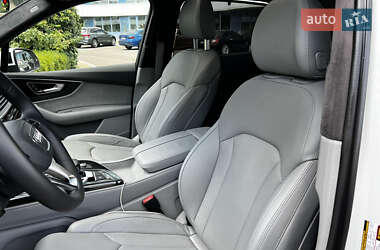 Внедорожник / Кроссовер Audi Q7 2016 в 